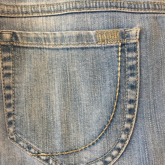 NINE WEST NWJ FACTORY FADED JEANS 6 Short EUC - Picture 5 of 13